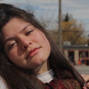 Meet your Posher, Valeria